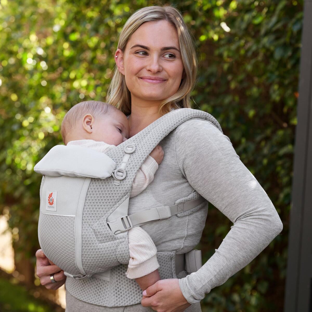 Nosilka Ergobaby Adapt Soft Flex Mesh Biserno siva 2