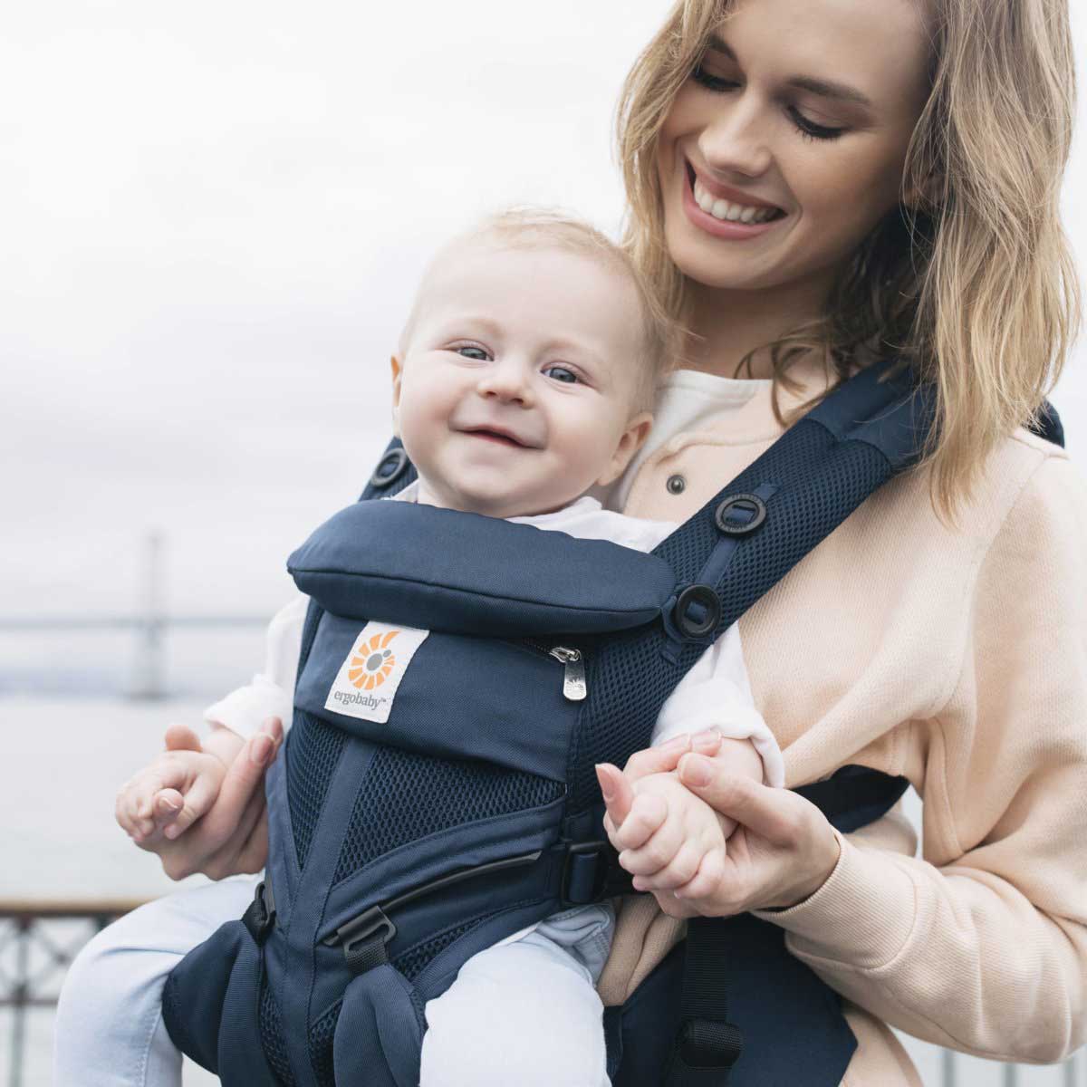 Nosilka Ergobaby Omni 360 Cool Air Mesh polnočno modra 5