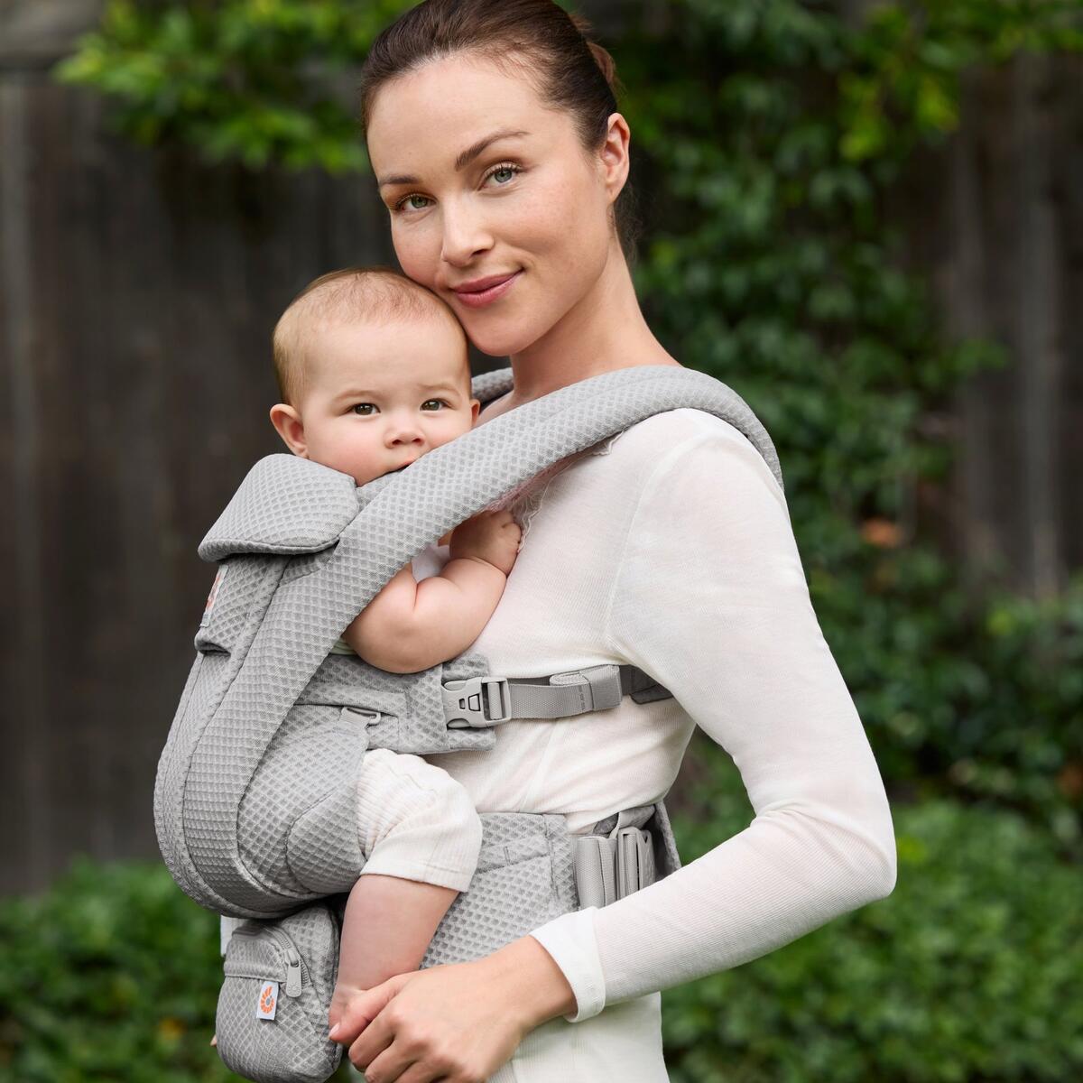 Nosilka Ergobaby Omni Deluxe Mesh Pearl Grey 4