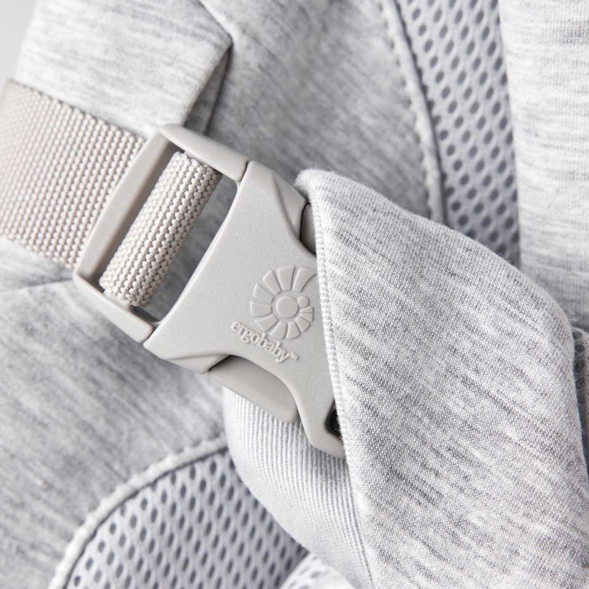Ležalnik Ergobaby Evolve 3v1 z igralnim lokom – Light Grey 3