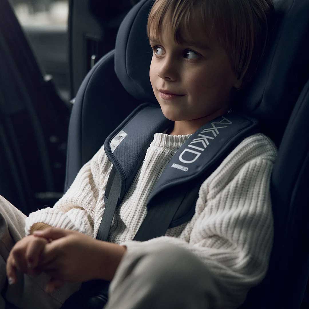 otroski avtosedez axkid minikid pro max 1