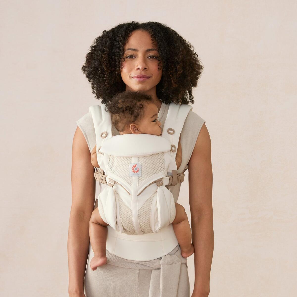 Nosilka Ergobaby Omni Classic Mesh Luminous Ivory 2