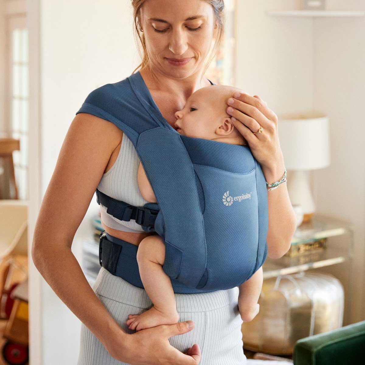 Nosilka Ergobaby Embrace Mesh-Blue 1