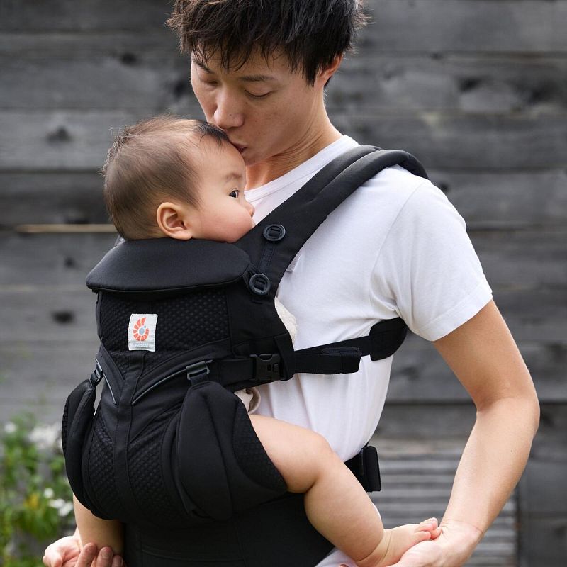 Nosilka Ergobaby Omni Classic Mesh Onyx črna 3