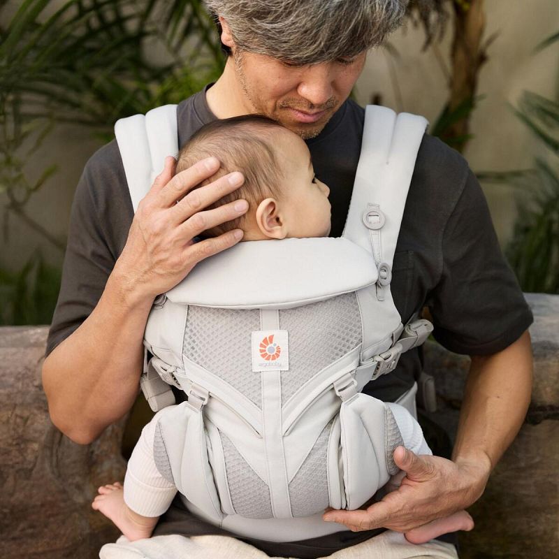 Nosilka Ergobaby Omni Classic Mesh Biserno siva 4