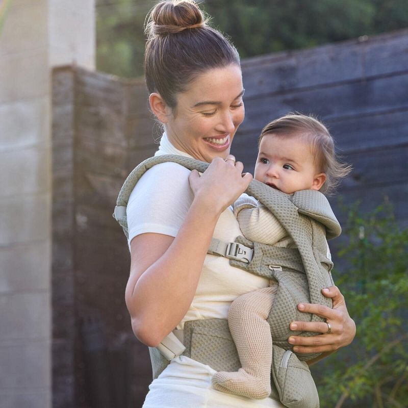 Nosilka Ergobaby Omni Deluxe Mesh Soft Olive 3