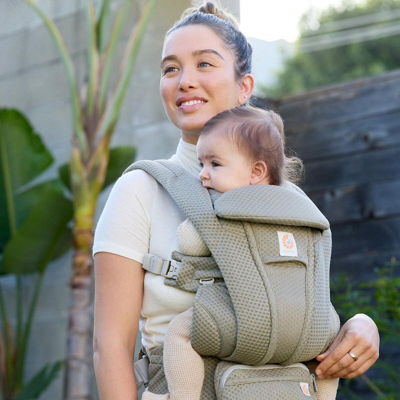 Nosilka Ergobaby Omni Deluxe Mesh Soft Olive 4