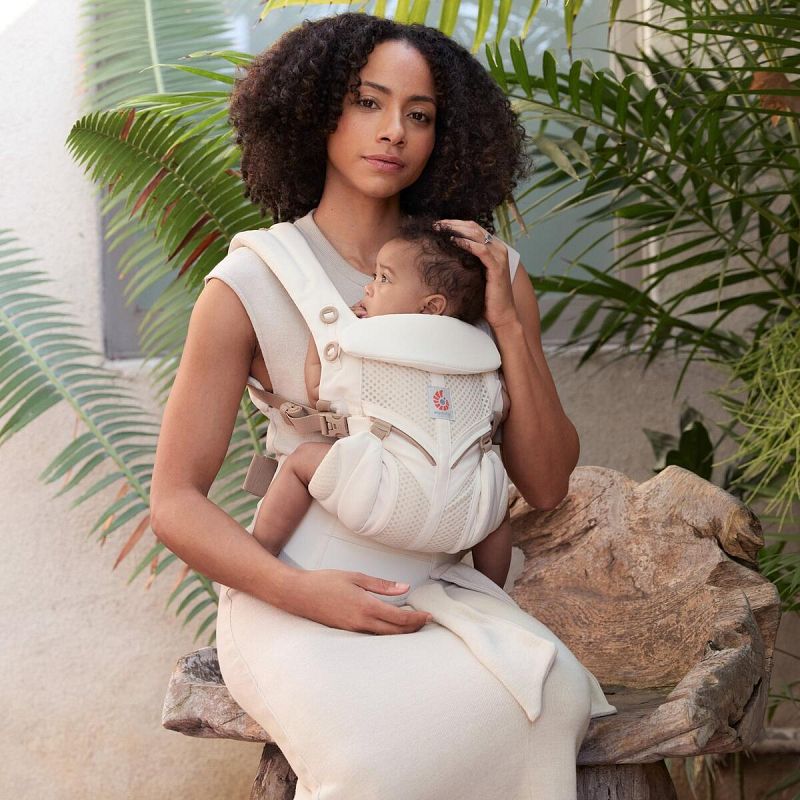 Nosilka Ergobaby Omni Classic Mesh Luminous Ivory 3
